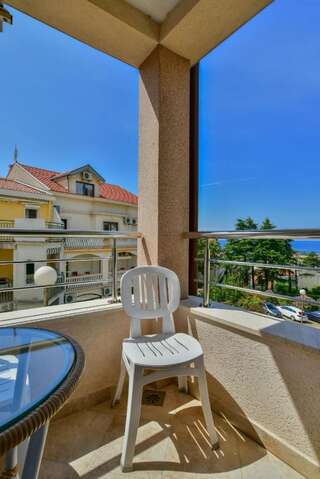 Апартаменты Apartments Srzentic Петровац Номер-студио с балконом (для 3 взрослых)-10