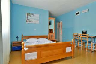 Апартаменты Apartments Srzentic Петровац Номер-студио с балконом (для 3 взрослых)-12